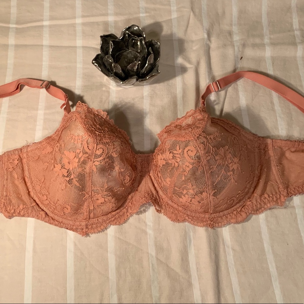 NWOT Victoria’s  Secret Dream Angels Push Up 36DD